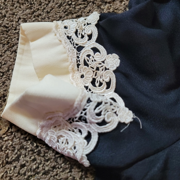 JEFFREY AND DARA VINTAGE COTTAGECORE DRESS W/LACE - Picture 6 of 7